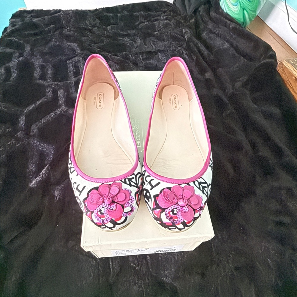 Vintage Coach Pink and White Floral Loafers